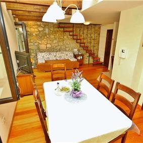 3 bedroom Villa in Makarska, Sleeps 6-7